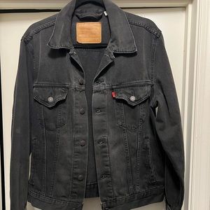 Levi’s premium vintage fit denim trucker jacket black small